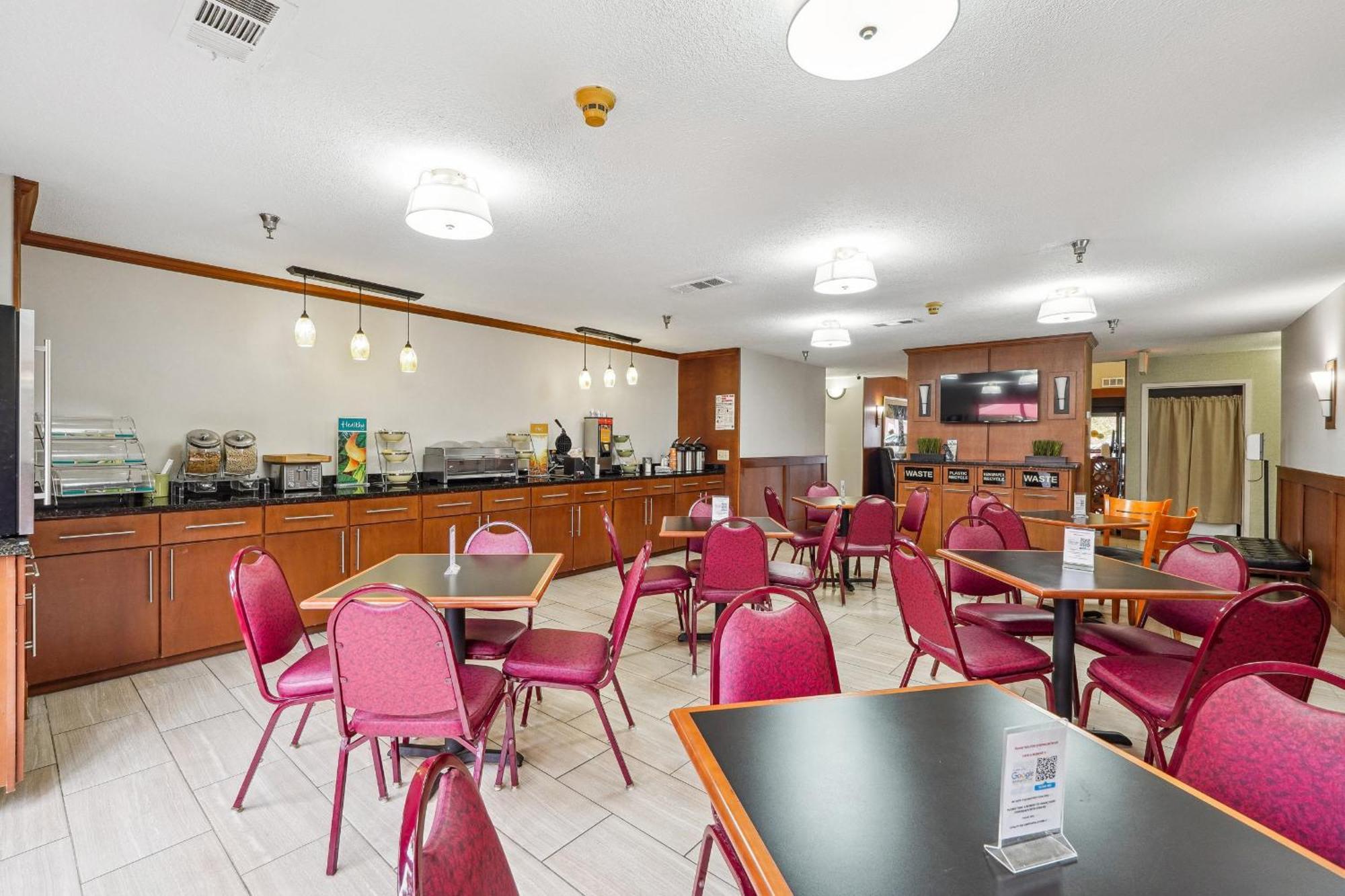 Quality Inn & Suites Dawsonville Ngoại thất bức ảnh