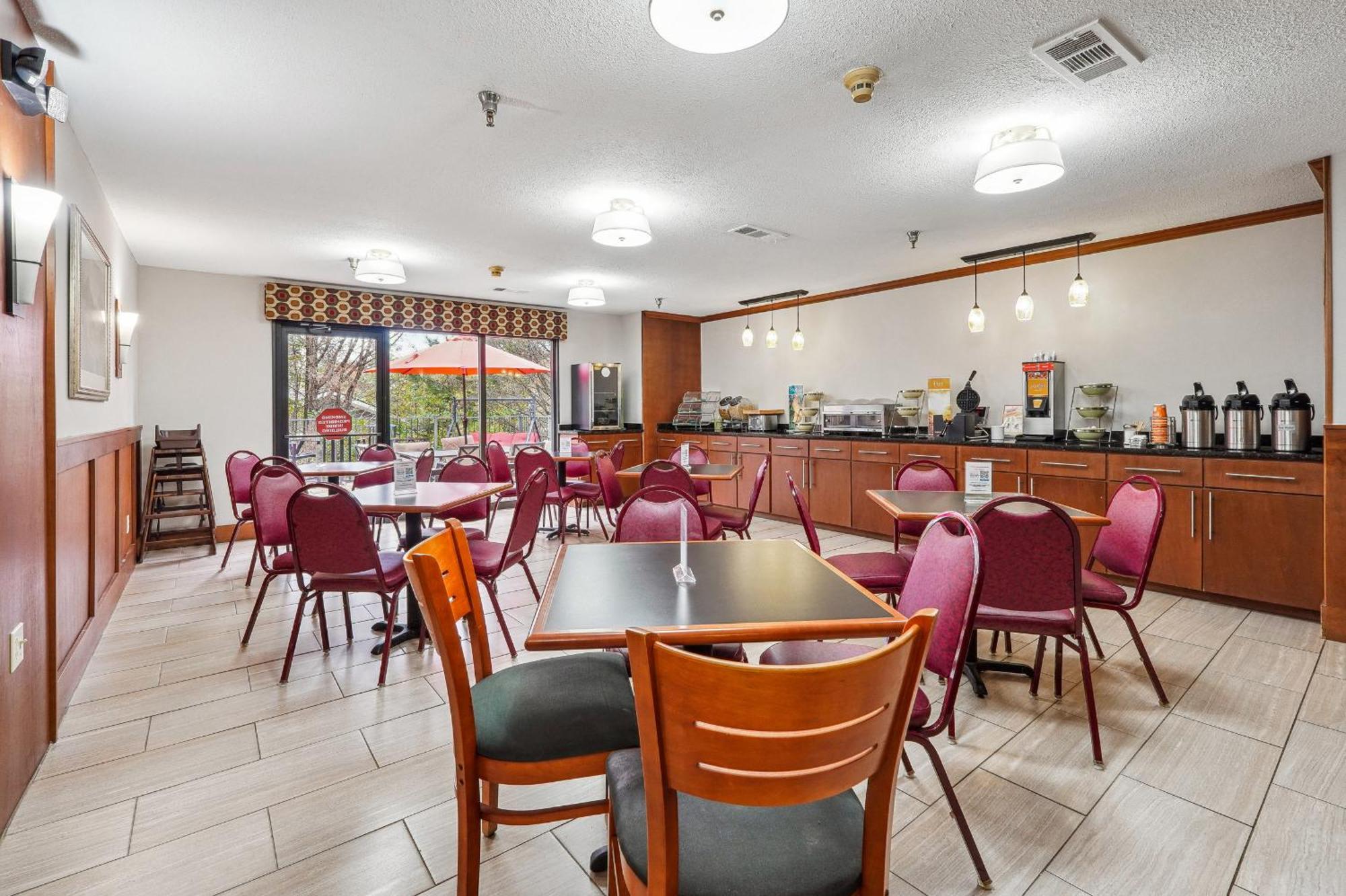 Quality Inn & Suites Dawsonville Ngoại thất bức ảnh