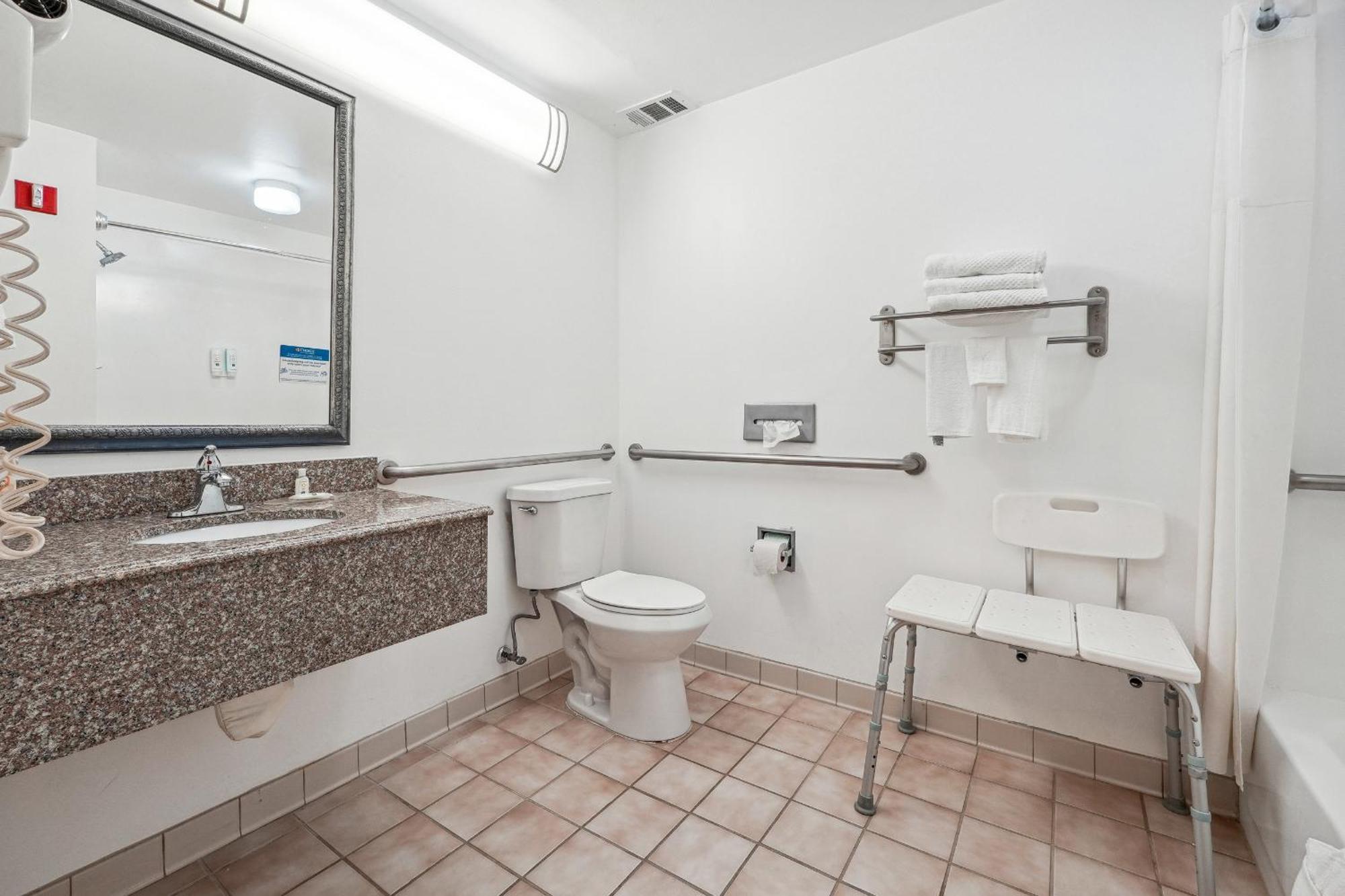 Quality Inn & Suites Dawsonville Ngoại thất bức ảnh