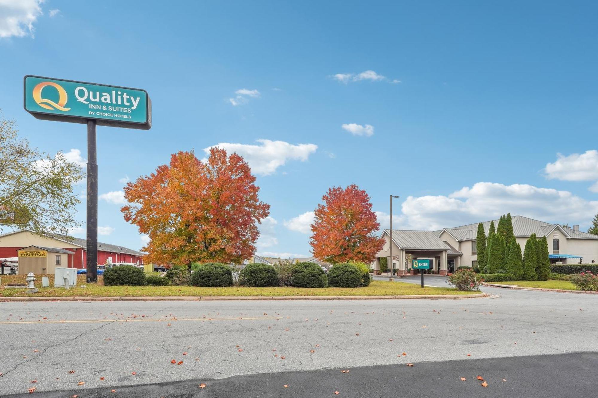 Quality Inn & Suites Dawsonville Ngoại thất bức ảnh