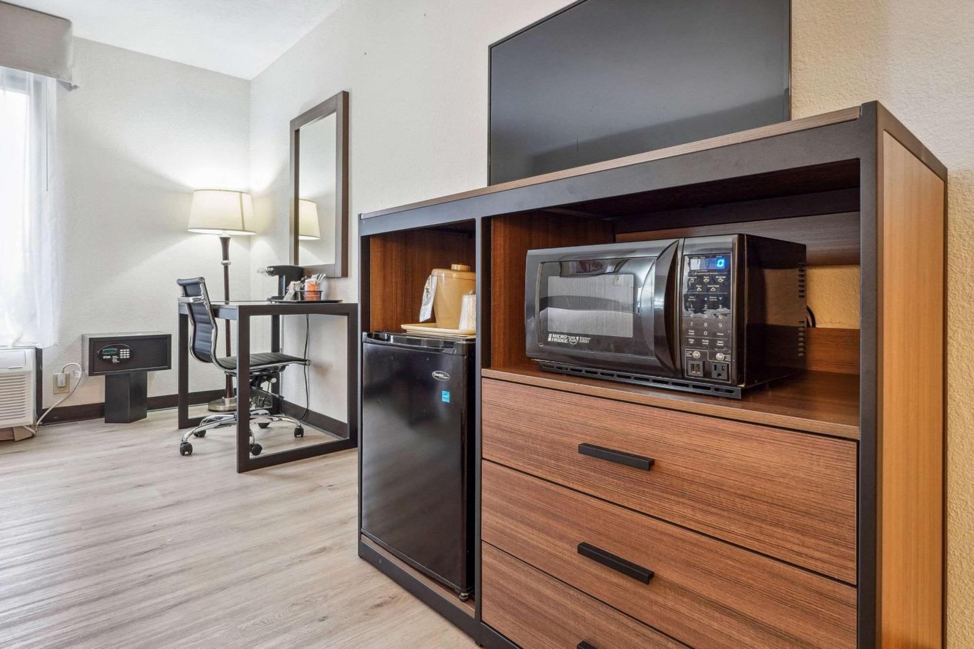 Quality Inn & Suites Dawsonville Ngoại thất bức ảnh