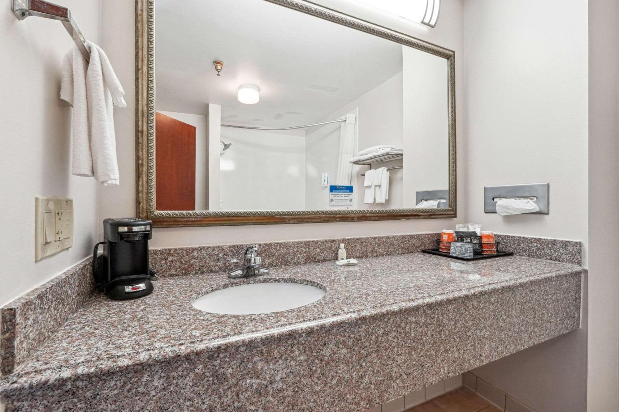 Quality Inn & Suites Dawsonville Ngoại thất bức ảnh