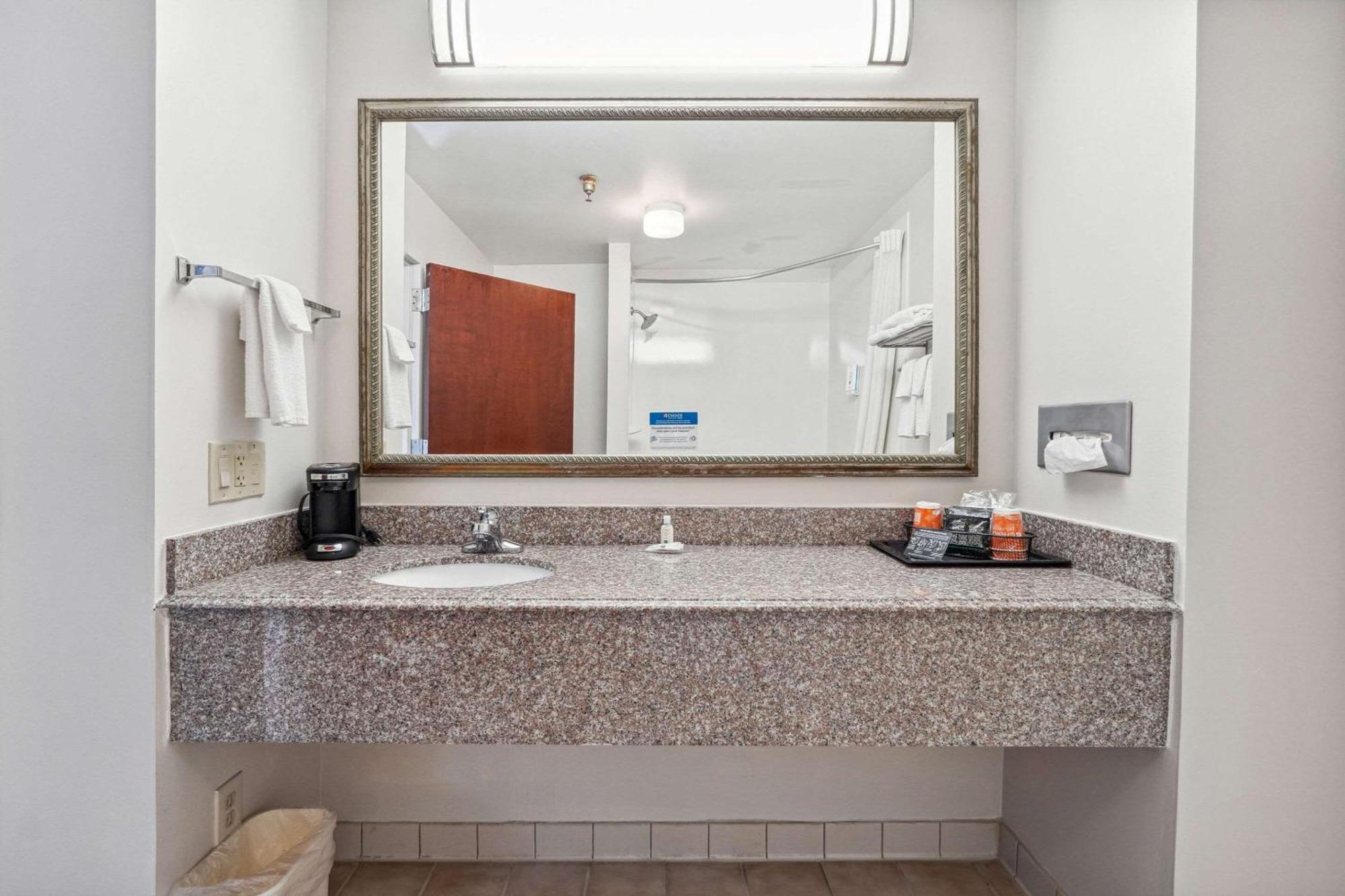 Quality Inn & Suites Dawsonville Ngoại thất bức ảnh