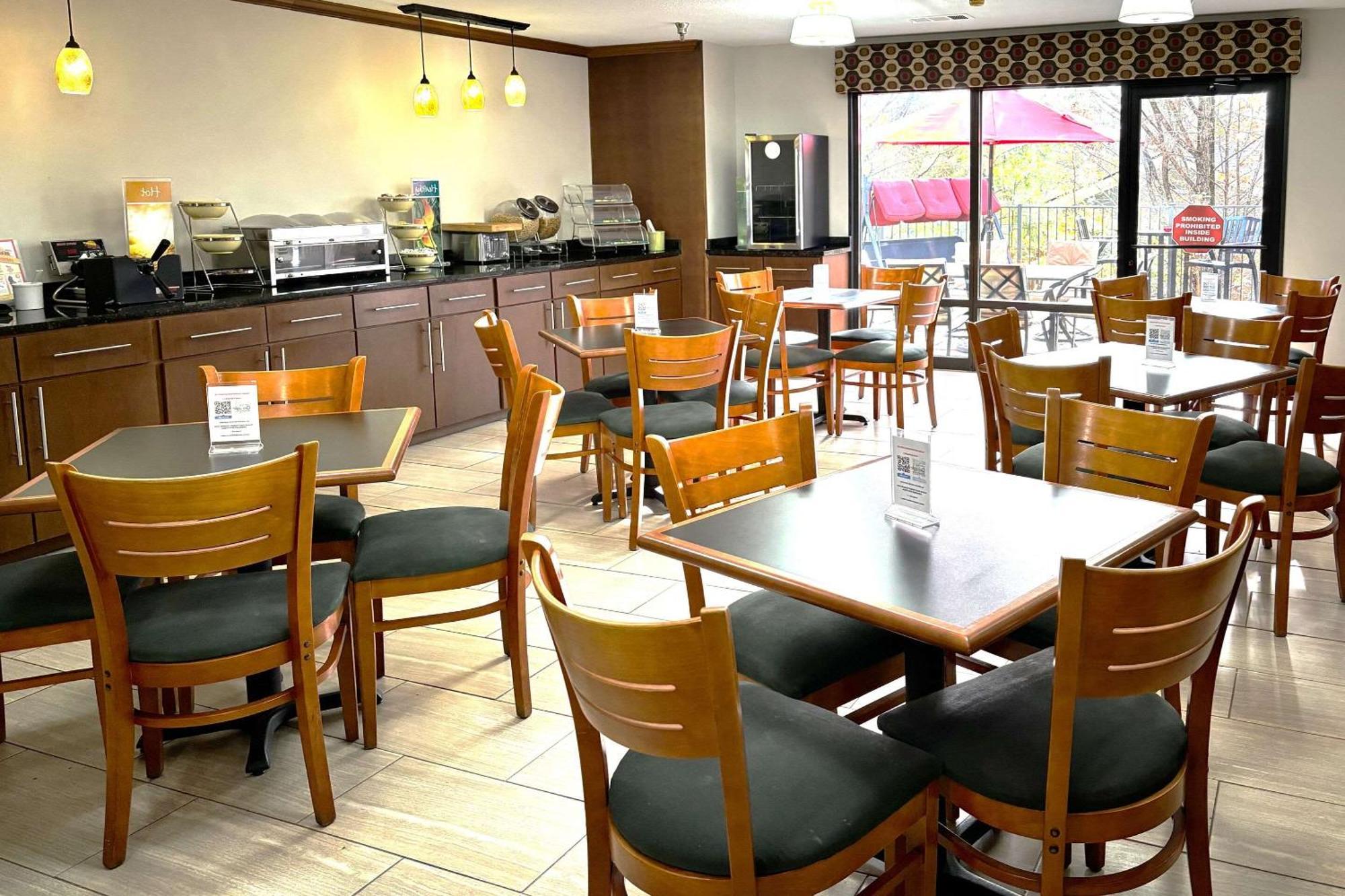 Quality Inn & Suites Dawsonville Ngoại thất bức ảnh
